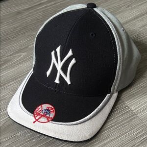 Vintage Yankees Logo Baseball Hat